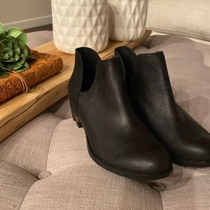 SOREL booties brand new!